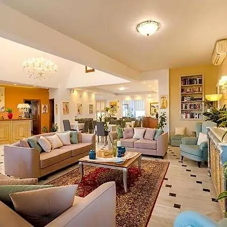 Mathios Village Szálloda 3*