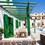 Ξενοδοχείο Mathios Village Ακρωτήρι